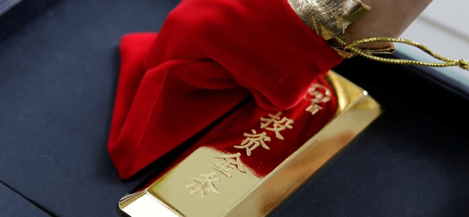 why-is-china-buying-up-gold?