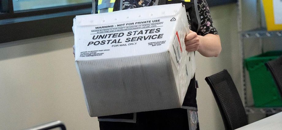 Feds probing suspicious letters to election officials, lawmakers