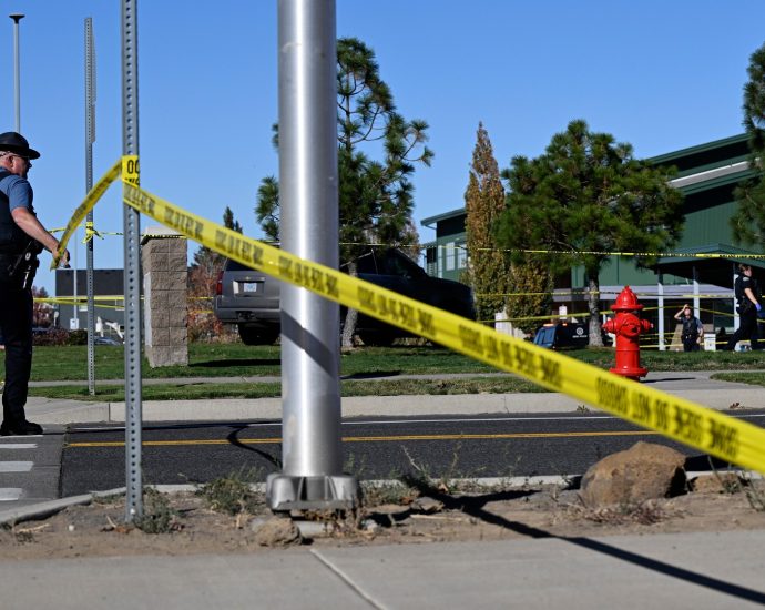 3-children,-1-teacher,-killed-during-shooting-in-oregon-elementary-school