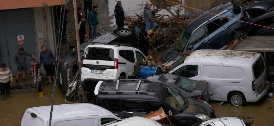 istanbul’s-worst-floods-in-80-years-leave-4-dead