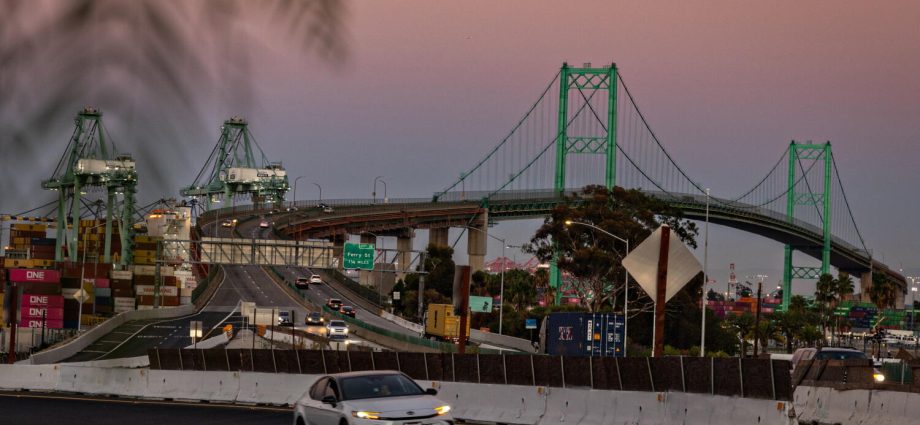 vincent-thomas-bridge-to-close-for-16-months,-raising-fears-of-traffic-and-pollution
