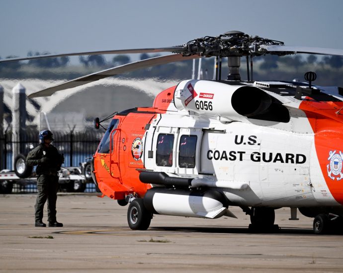 us-coastguard-rescues-16-after-boat-sinks-off-mexico’s-baja-coast