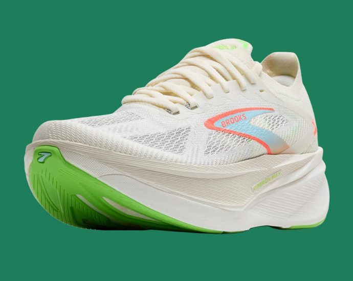 these-brooks-sneakers-are-ideal-for-marathon-running,-and-45%-off-for-a-limited-time