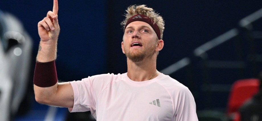 davidovich-fokina-stuns-top-seed-zverev-to-reach-shanghai-masters-final