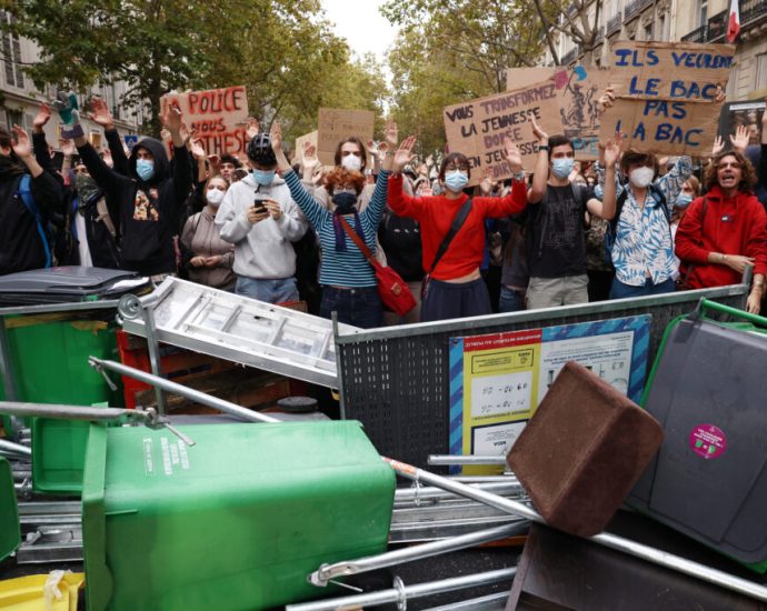 how-the-climate-crisis-fueled-the-youth-protests-roiling-france