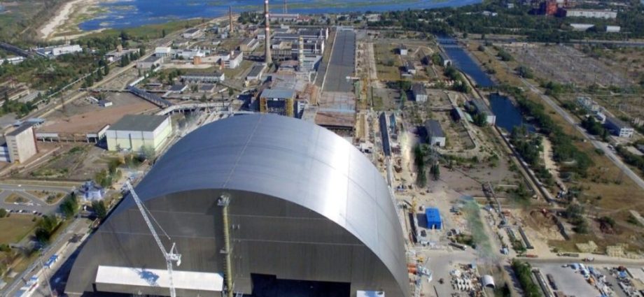 g7-pledges-260-million-euros-to-repair-chornobyl’s-shield-after-russia-pierced-it.-full-repair-will-require-500-million-euros-by-2030,-before-corrosion-sets-in