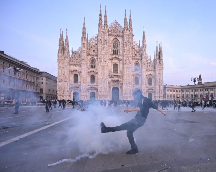 cost-of-living-protests-hit-belgium,-italy,-portugal-and-france
