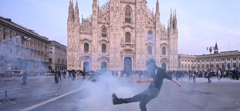 cost-of-living-protests-hit-belgium,-italy,-portugal-and-france