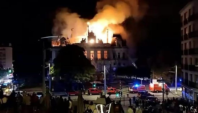 historic-limoges-town-hall-engulfed-in-flames-amid-protests-in-france