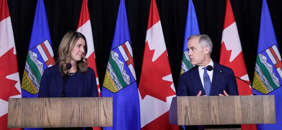 deaths,-injuries-after-fire-at-alberta-military-base:-canada-minister