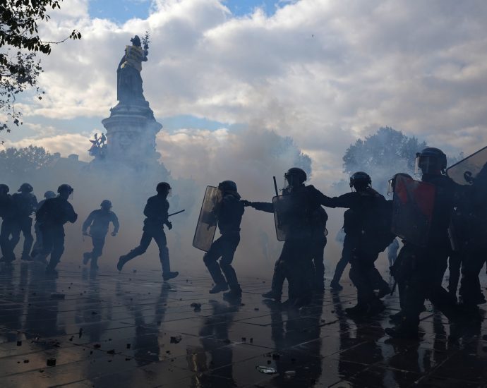 hundreds-of-thousands-protest-in-france,-marking-one-of-the-largest-demonstrations-in-years