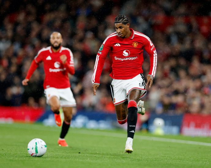 live:-leeds-united-vs-manchester-united-–-premier-league