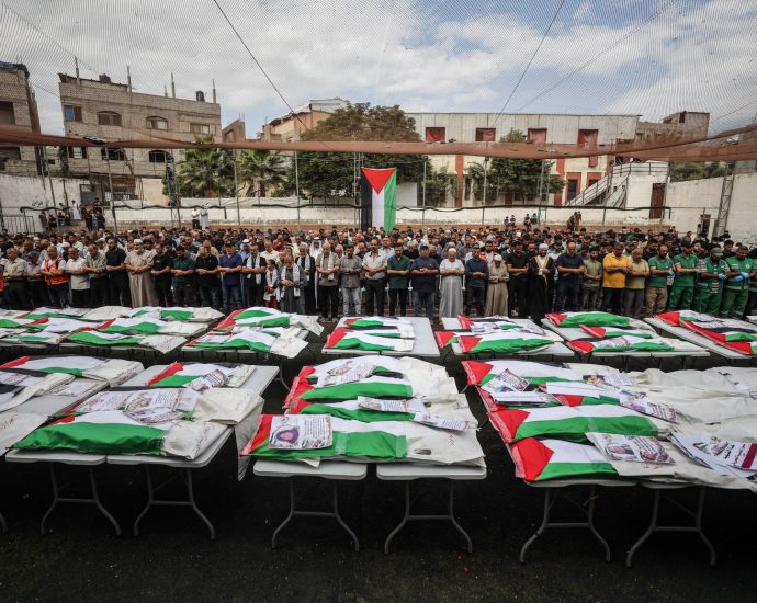 funeral-held-for-75-palestinians-after-remains-recovered-from-gaza-ruins