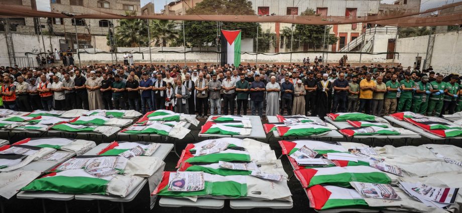 funeral-held-for-75-palestinians-after-remains-recovered-from-gaza-ruins