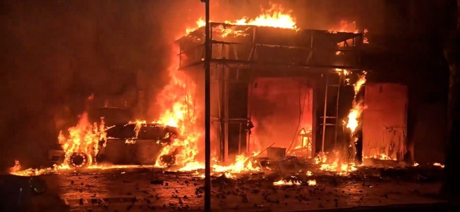 fire-engulfs-albania’s-supreme-court-as-protests-enter-fifth-day