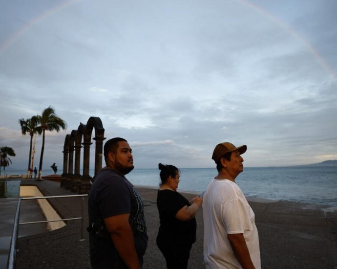 mexico’s-beleaguered-pacific-coast-braces-for-another-storm-in-record-hurricane-year