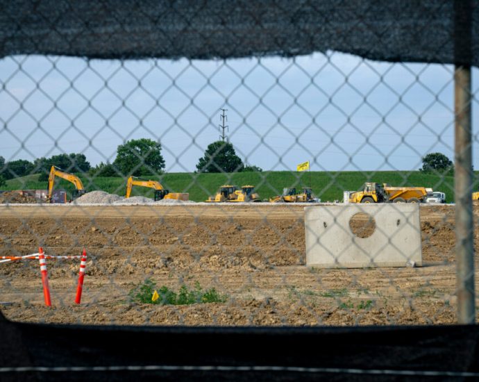 ‘pitchfork-populism’-over-data-centers-rattles-ohio’s-us.-senate-race