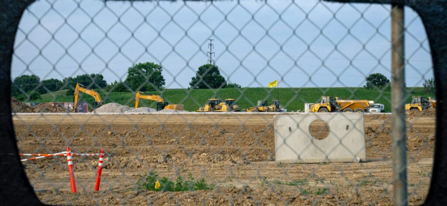 ‘pitchfork-populism’-over-data-centers-rattles-ohio’s-us.-senate-race
