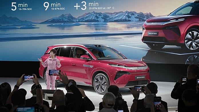 new-chinese-brands-drive-curiosity-at-the-mondial-de-l’auto-car-show-in-paris