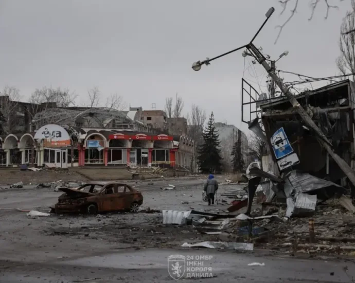 most-ukrainians-reject-giving-russia-all-of-donbas.-support-for-resistance-on-rose-to-62%-after-new-us-pressure,-poll-finds