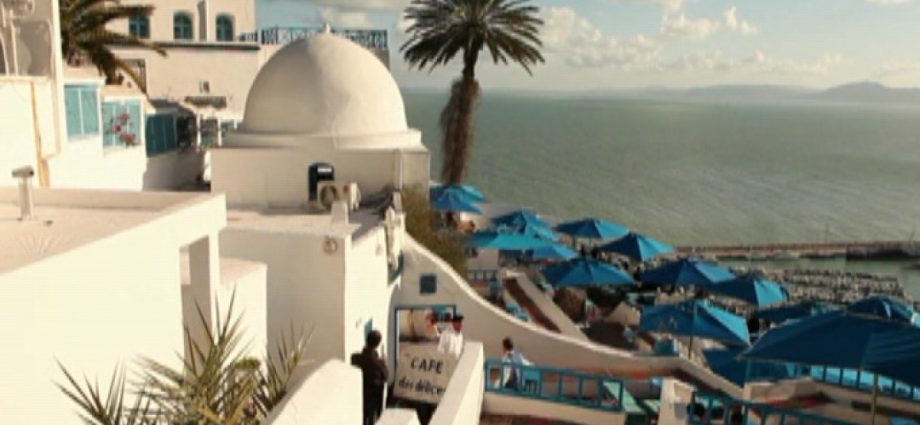 beyond-money:-why-young-tunisians-are-considering-emigration