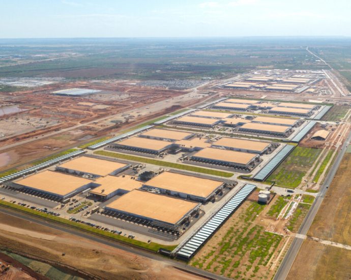 texas-continued-permitting-data-centers-after-abbott’s-pause,-report-finds