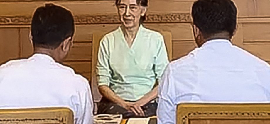 myanmar’s-detained-ex-leader-suu-kyi-receives-package-from-king-charles-iii