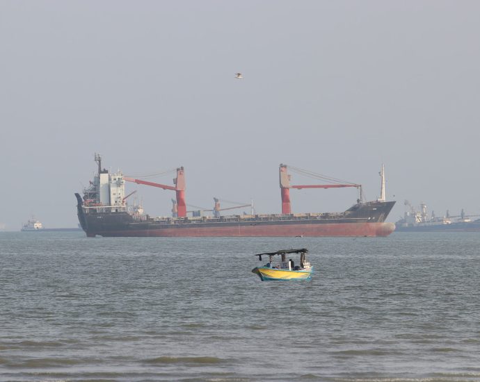 oil-prices-rise,-threatening-to-push-cost-of-gas-higher-two-weeks-before-midterms