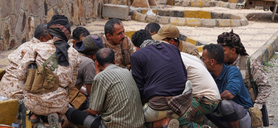 yemen’s-taiz-faces-deadly-siege,-as-shabwah-death-toll-rises