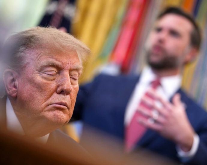 the-traitor-falls-asleep-after-declaring-he’s-going-to-crack-down-on-fraud