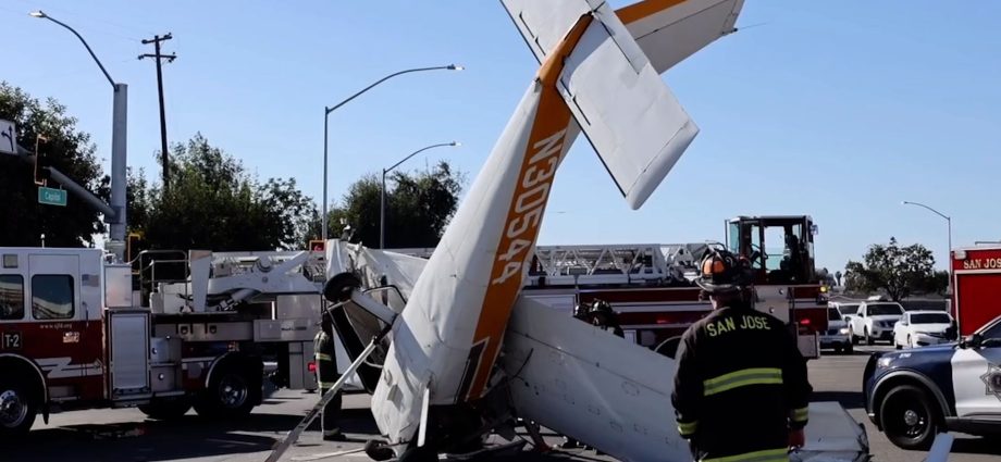 moment-plane-crashes-on-a-busy-highway-in-the-us