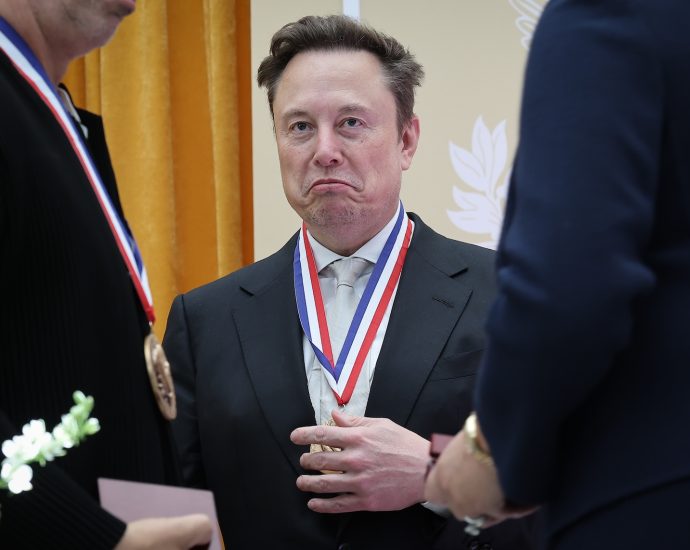 musk’s-midterm-meddling-reeks-of-desperation