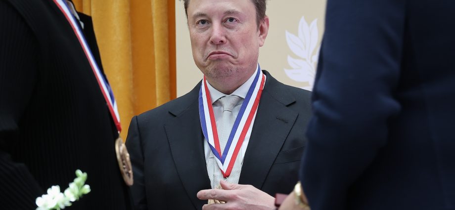 musk’s-midterm-meddling-reeks-of-desperation
