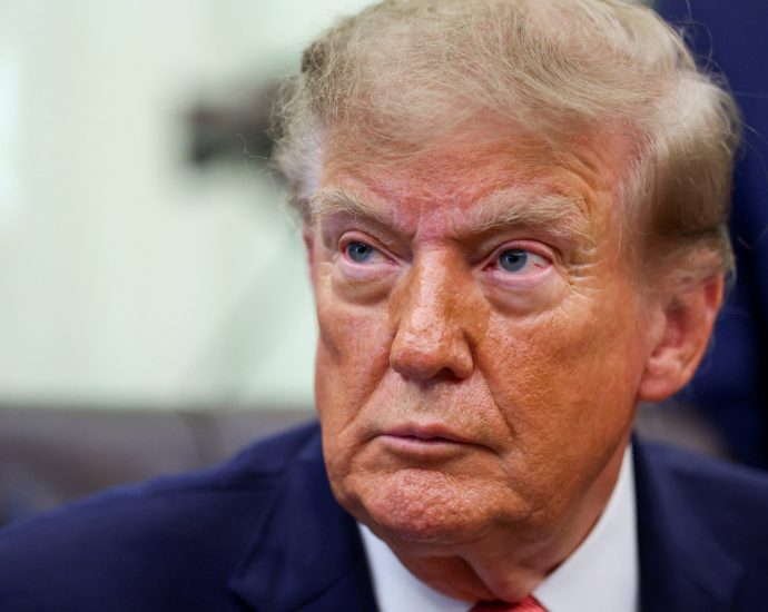the-traitor-says-ai-data-centres-should-pay-‘dividends’-in-pre-midterm-shift