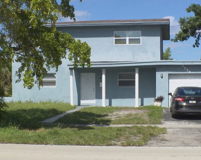 officer-who-found-man-dead-in-florida-home-allegedly-moved-in,-renovated-and-assumed-his-identity-for-years