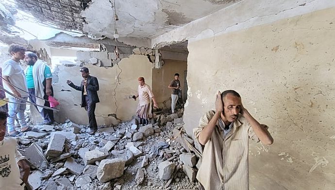 yemen:-tanks-fire-as-fighting-erupts-on-the-outskirts-of-taiz