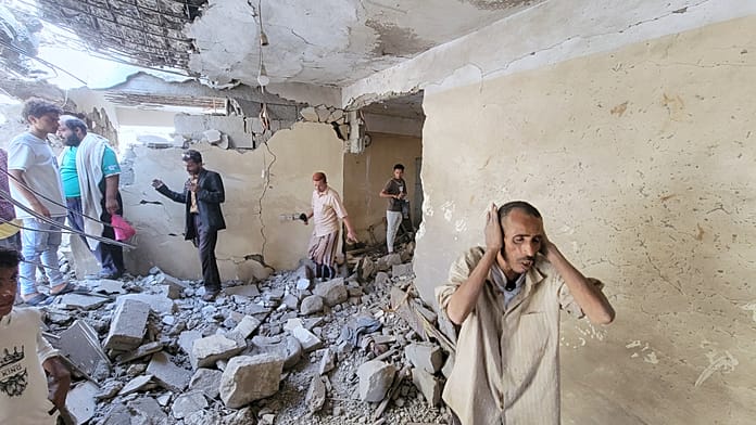 yemen:-tanks-fire-as-fighting-erupts-on-the-outskirts-of-taiz