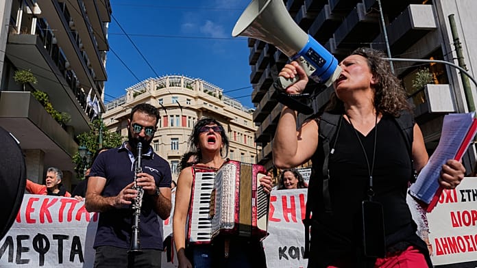 greece:-thousands-flood-athens-streets-in-education-protest