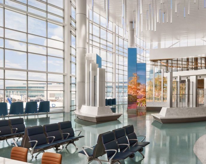 united-airlines-unveils-54,000-square-foot-lounge-as-part-of-houston’s-terminal-b-overhaul