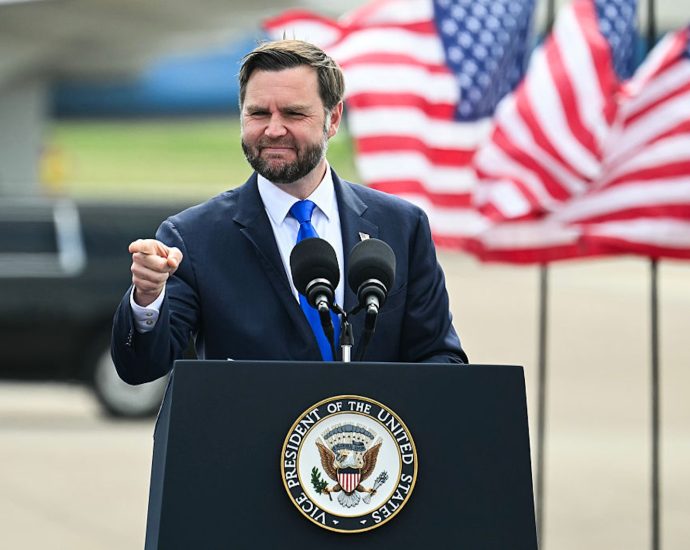 jd-vance-is-america’s-worst-insult-comedian