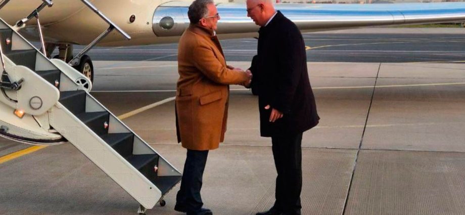 witkoff-asks-putin-to-resume-three-way-ukraine-peace-talks,-secures-release-of-us.-citizen