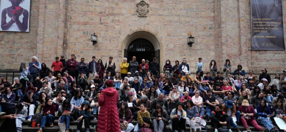 colombian-president-purges-national-museum-of-works-promoting-‘communism’