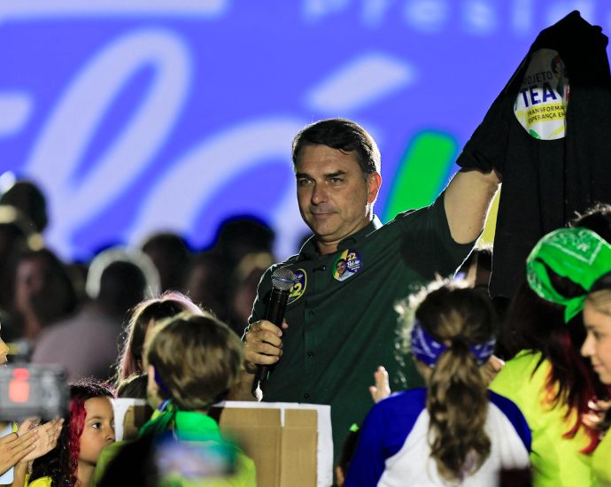 brazil’s-bolsonaro-challenges-lula-to-expand-release-of-personal-records