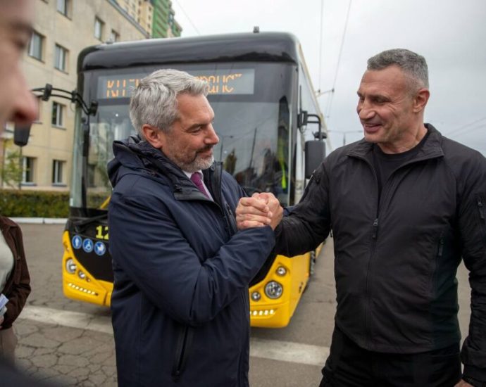 war-hit-kyiv-puts-85-european-funded-buses-on-its-streets.-here’s-what-riders-find-inside