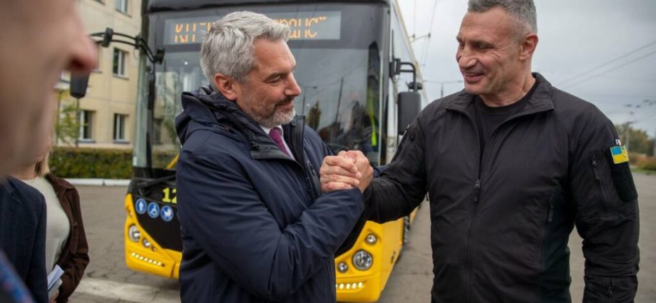 war-hit-kyiv-puts-85-european-funded-buses-on-its-streets.-here’s-what-riders-find-inside