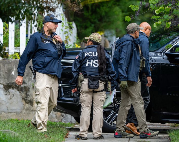 rep-ilhan-omar-details-federal-search-of-her-dc.-home,-says-she’ll-have-to-move-for-safety