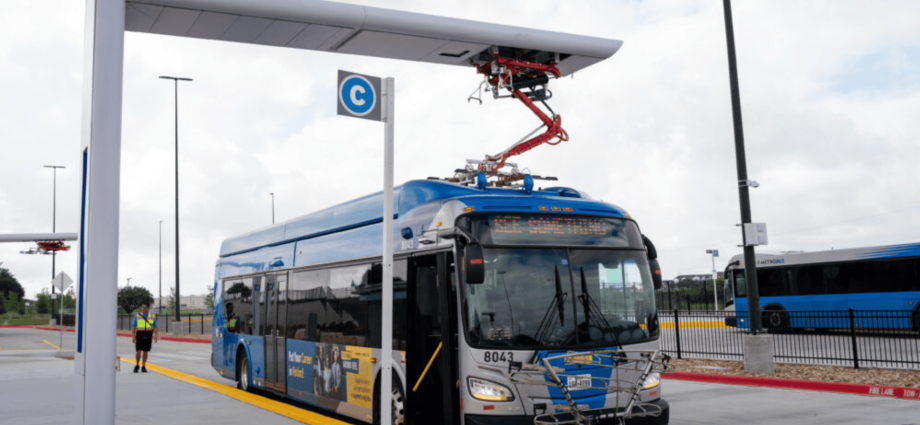 texas-transit-agency-electrifies-two-bus-lines-with-camber-charging-evse
