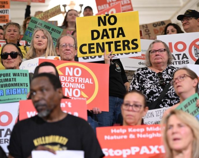 facing-pushback-on-data-centers,-tech-giants-are-promising-hosts-more-money-and-fewer-secrets
