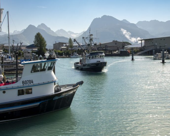 a-warming-climate-is-all-over-alaska’s-senate-race-the-candidates-hardly-mention-it.