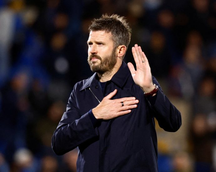 carrick-accepts-blame-for-man-united-slump,-but-‘confident’-of-a-turnaround